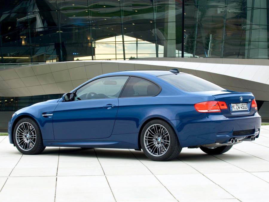  BMW M3 Coupe (E92) 2007 года  (фото 24 из 44)